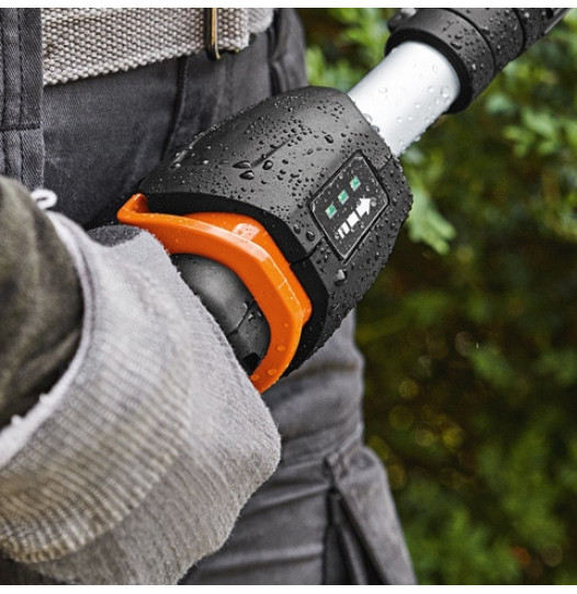 STIHL-HLA-135-K-Ergonomic-control-handle-with-speed-adjustment-526x541